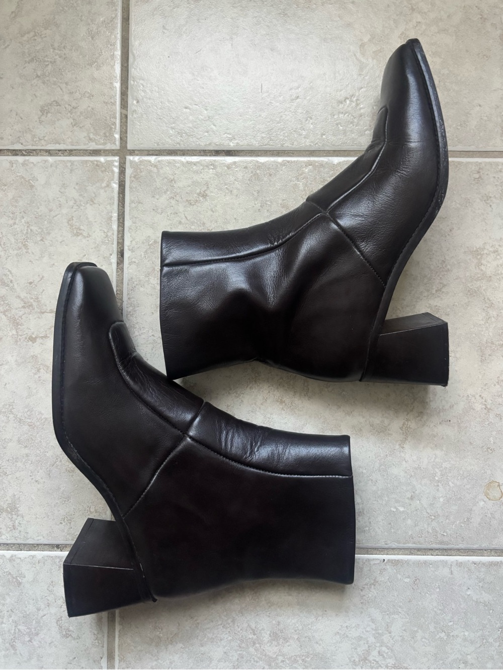 l’intervalle dark brown ankle boot heels